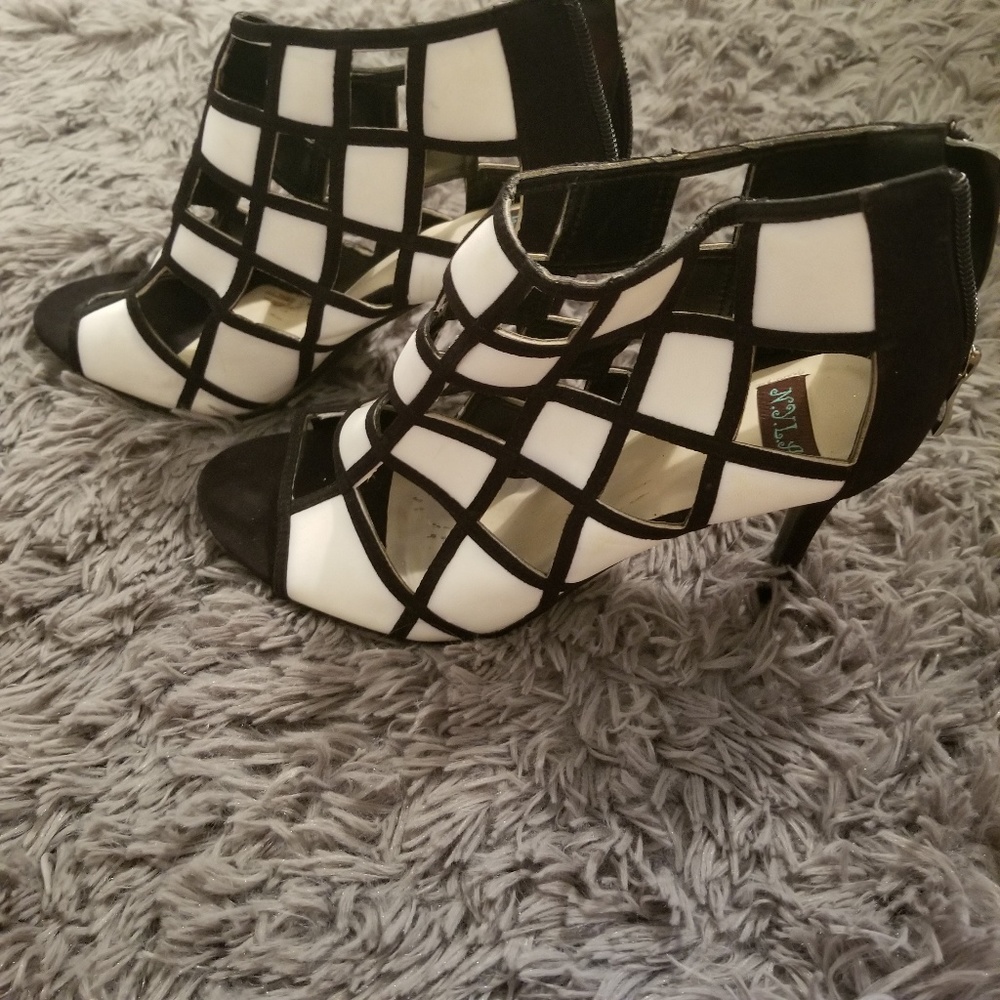 Nyla bebe color block checker black white heels 9
